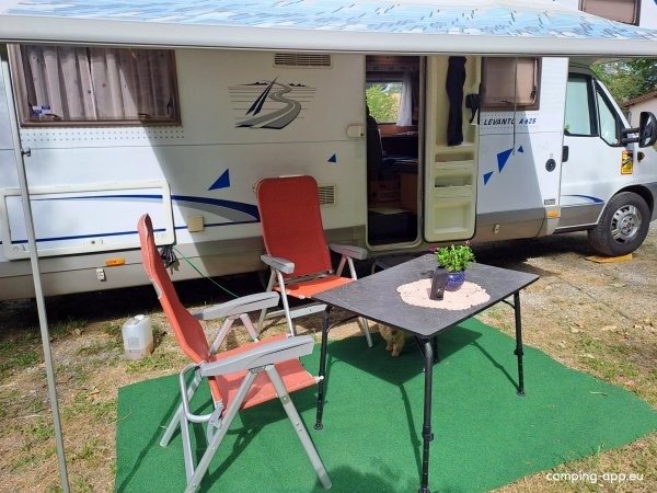 Camping Car Park La Roche de Glun — Photo 5