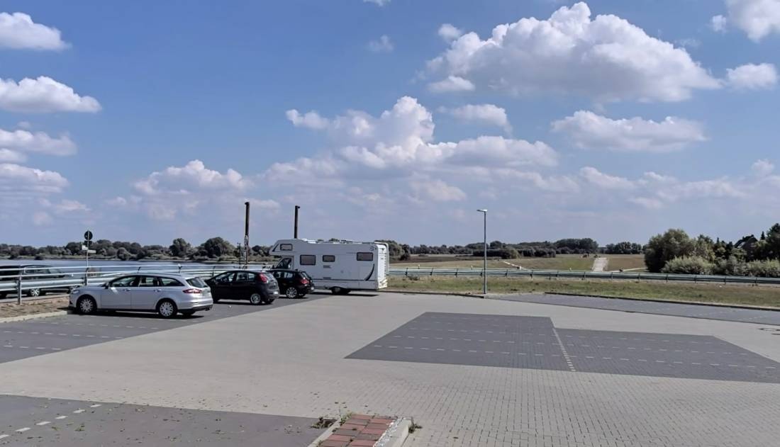 Parkplatz Elbufer — Parcheggio pubblico in Winsen / Luhe