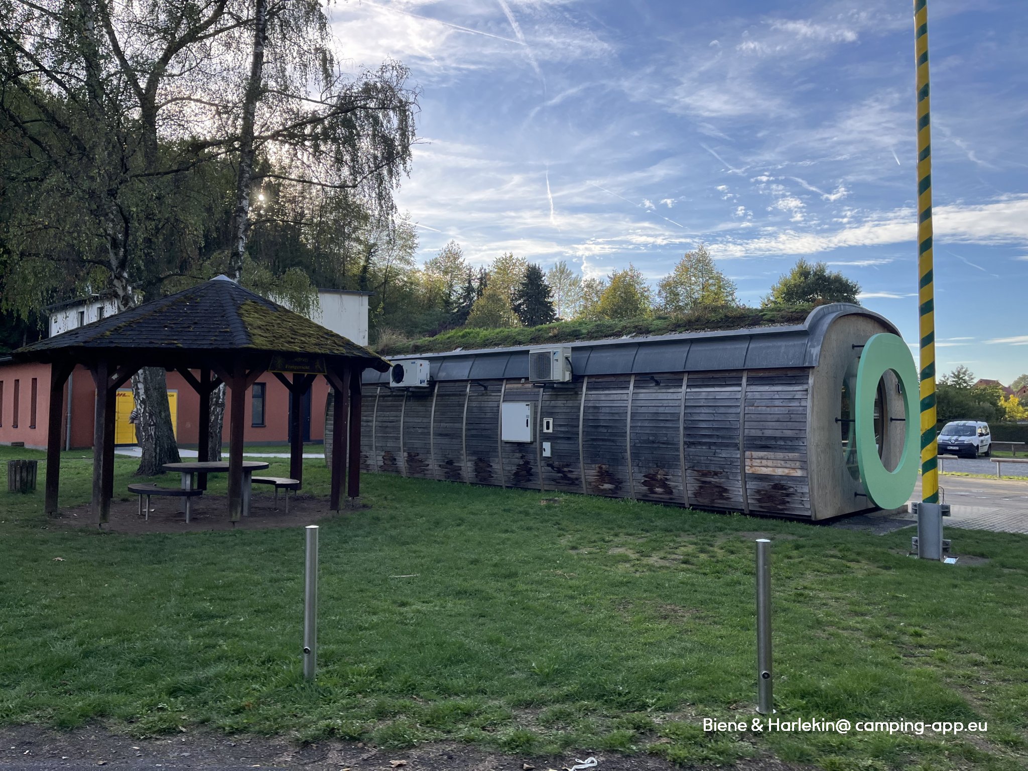 Wohnmobilstellplatz am Festplatz — Foto 2