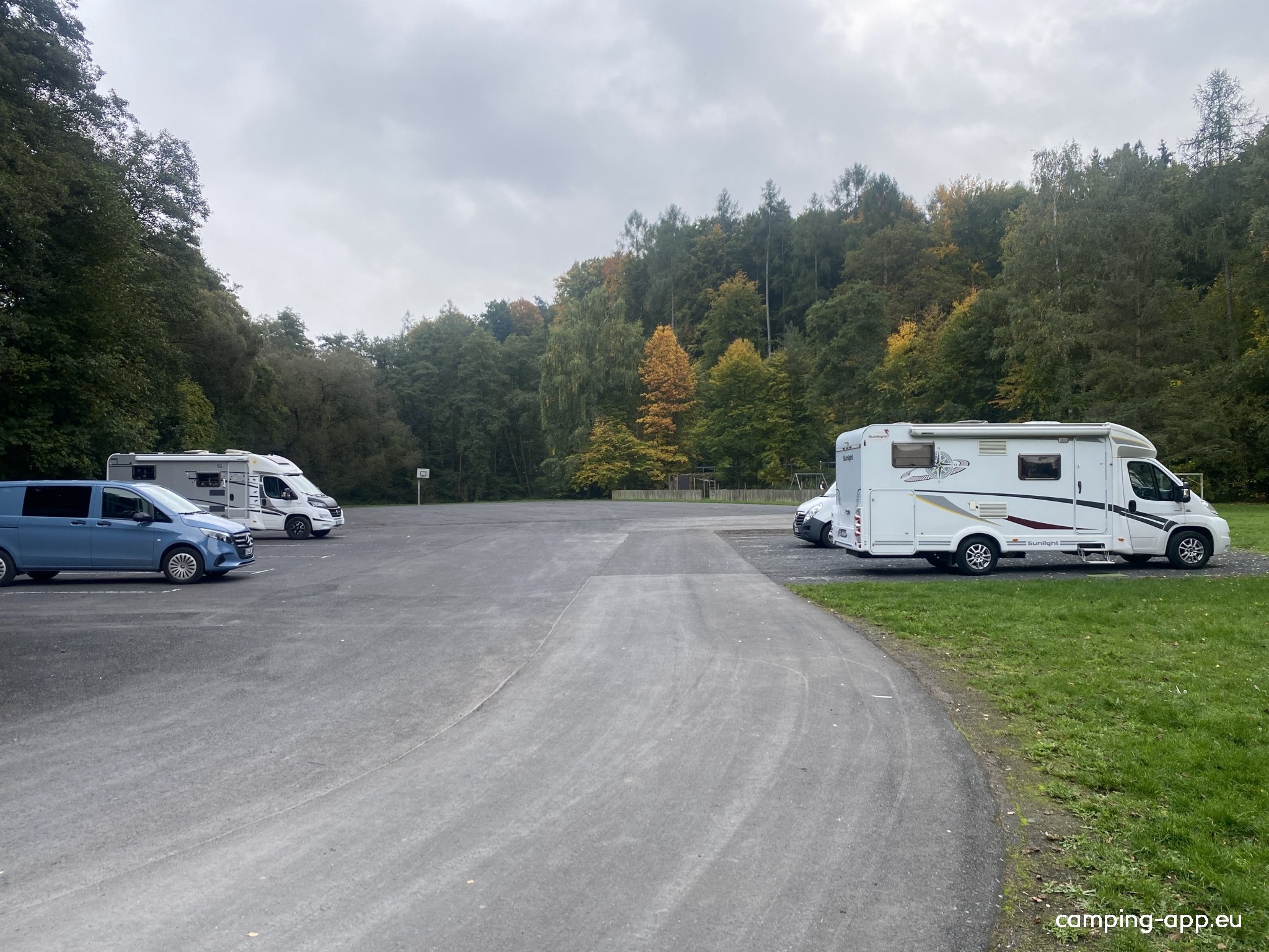 Wohnmobilstellplatz am Festplatz — Campervan Site in Freigericht