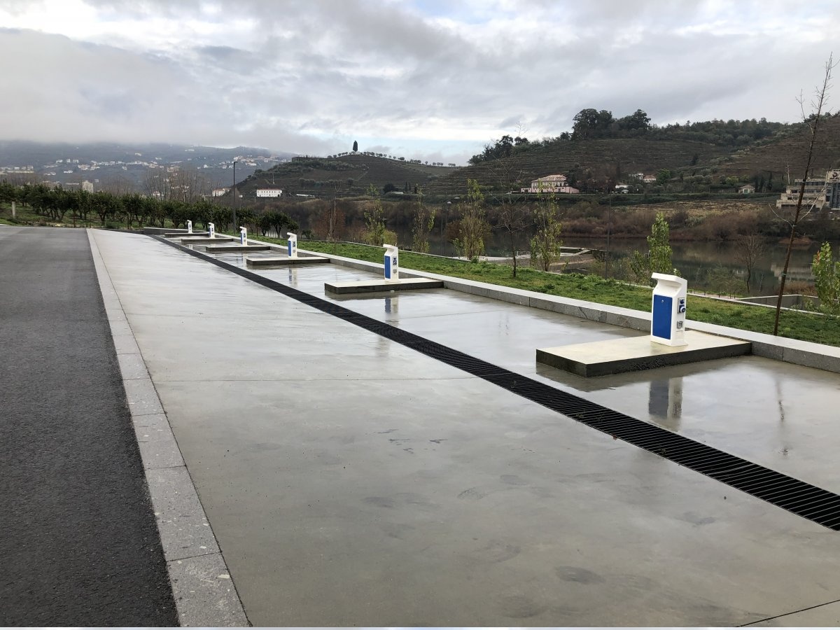  Area De Serviço De Autocaravanas — Camperplads in Peso da Régua