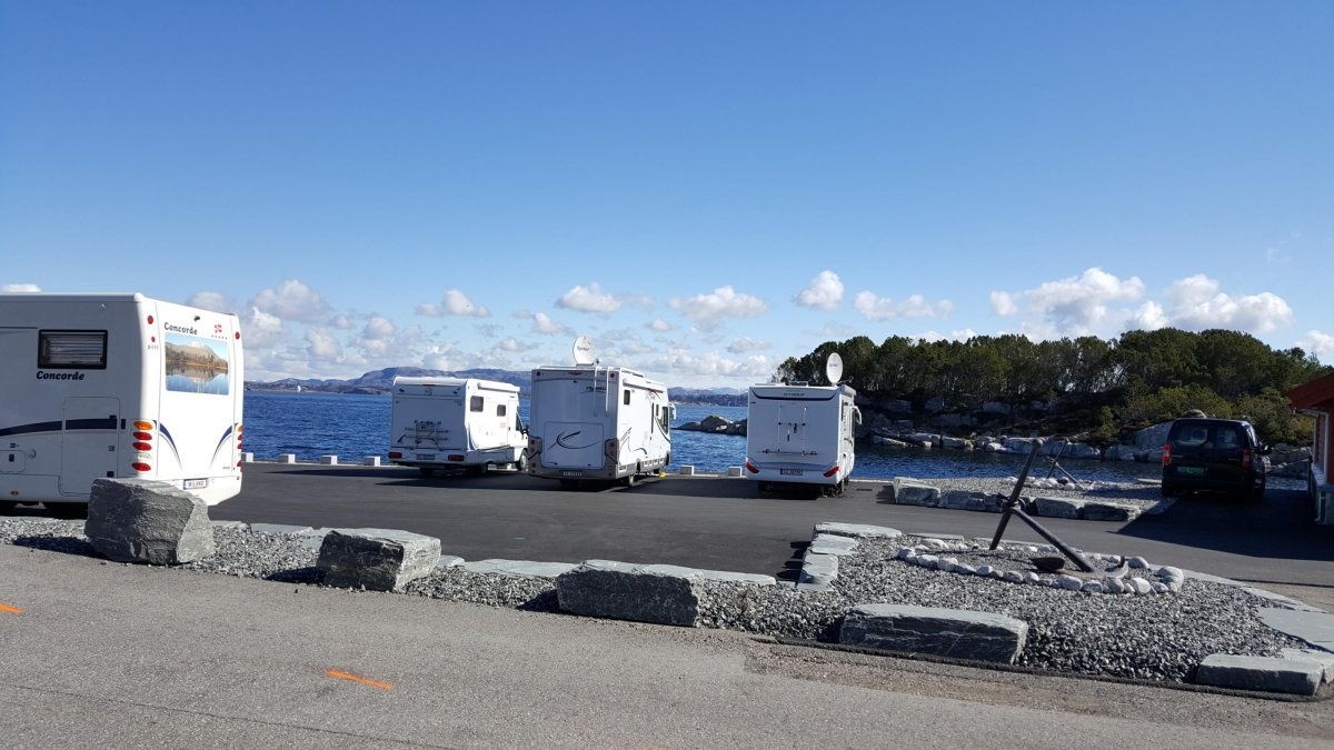 Rong Bobliparkering — Campervan Site in Rong, Øygarden kommune