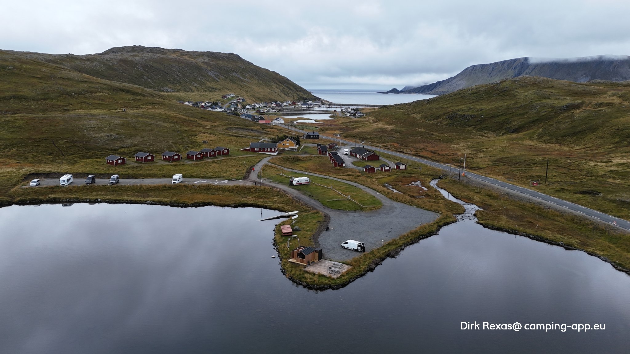 Kirkeporten Camping BaseCamp NorthCape — Campingplads in Skarvag