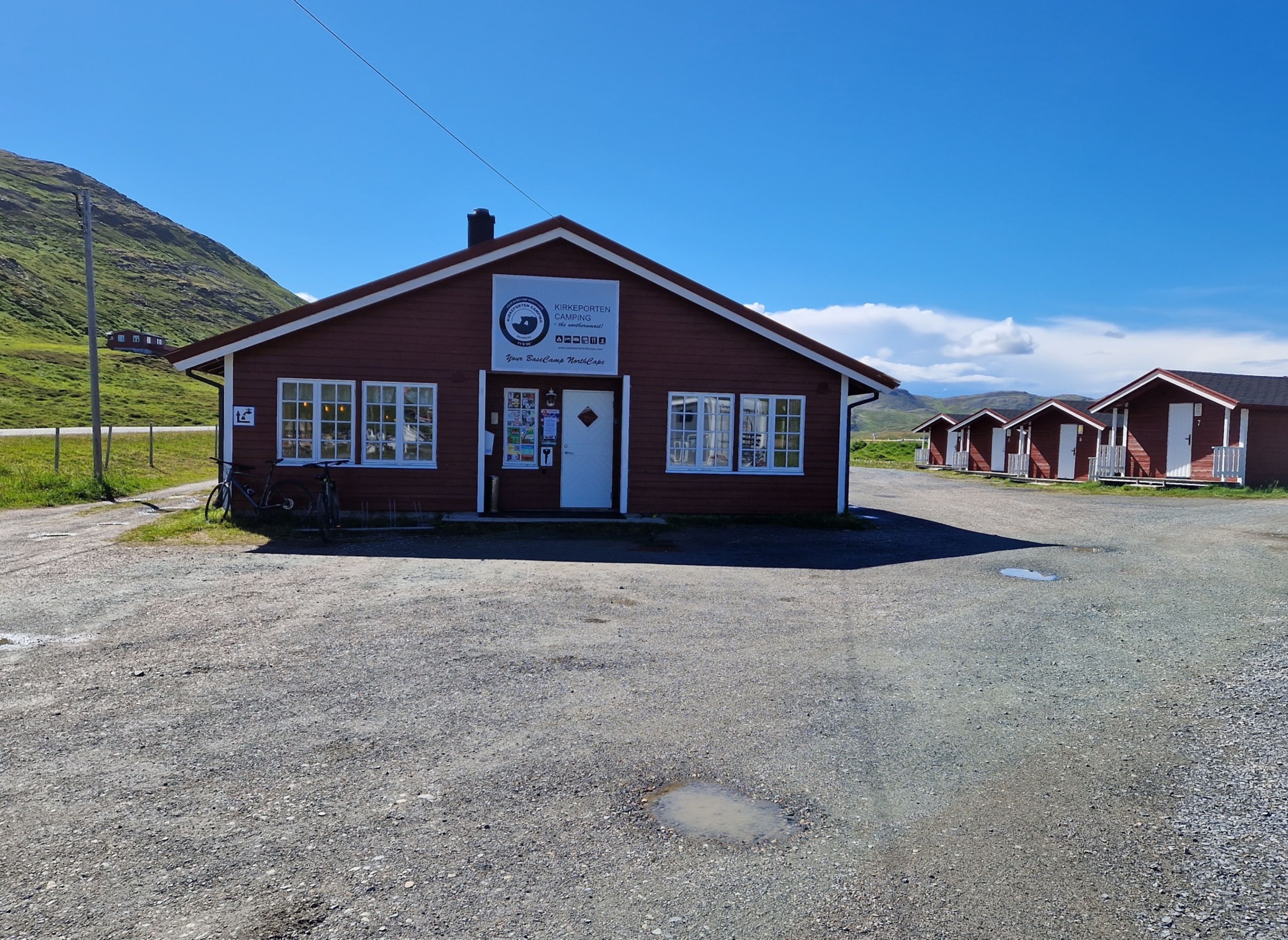 Kirkeporten Camping BaseCamp NorthCape — Camping Site in Skarvag