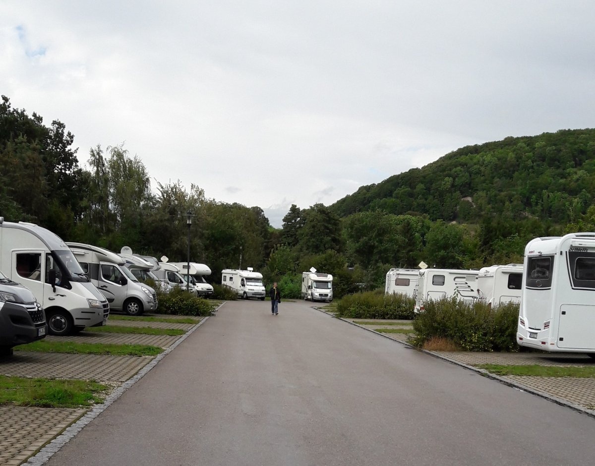 Stellplatz am Kurpark — Sp. parking dla kamperów in Treuchtlingen