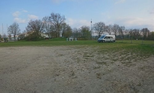 (geschlossen) am Sportplatz Rechberghausen — Campervan Site in Rechberghausen