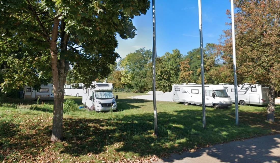 (geschlossen) am Sportplatz Rechberghausen — Bobilplass in Rechberghausen