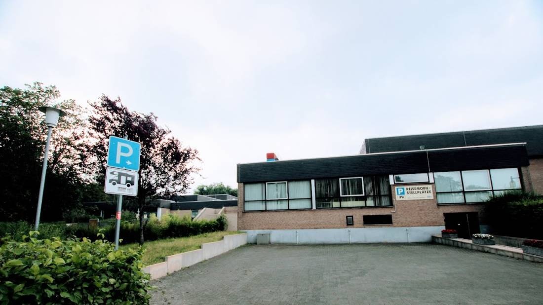Stellplatz Stadthalle / Hallenbad Lübbecke — Campervan Site in Lübbecke