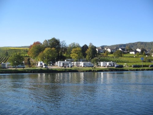 Stellplatz Piesporter Goldtröpfchen — Campervan Site in Piesport