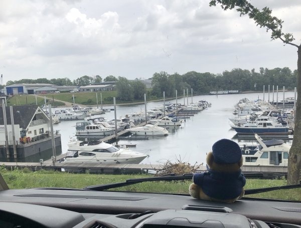 Stellplatz am Yachthafen Emmerich — Sítio para autocaravanas in Emmerich am Rhein