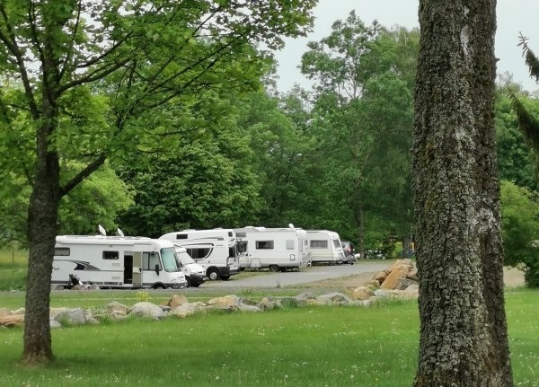 Stellplatz Ilbeshausen-Hochwaldhausen — Area Autocaravanas in Grebenhain