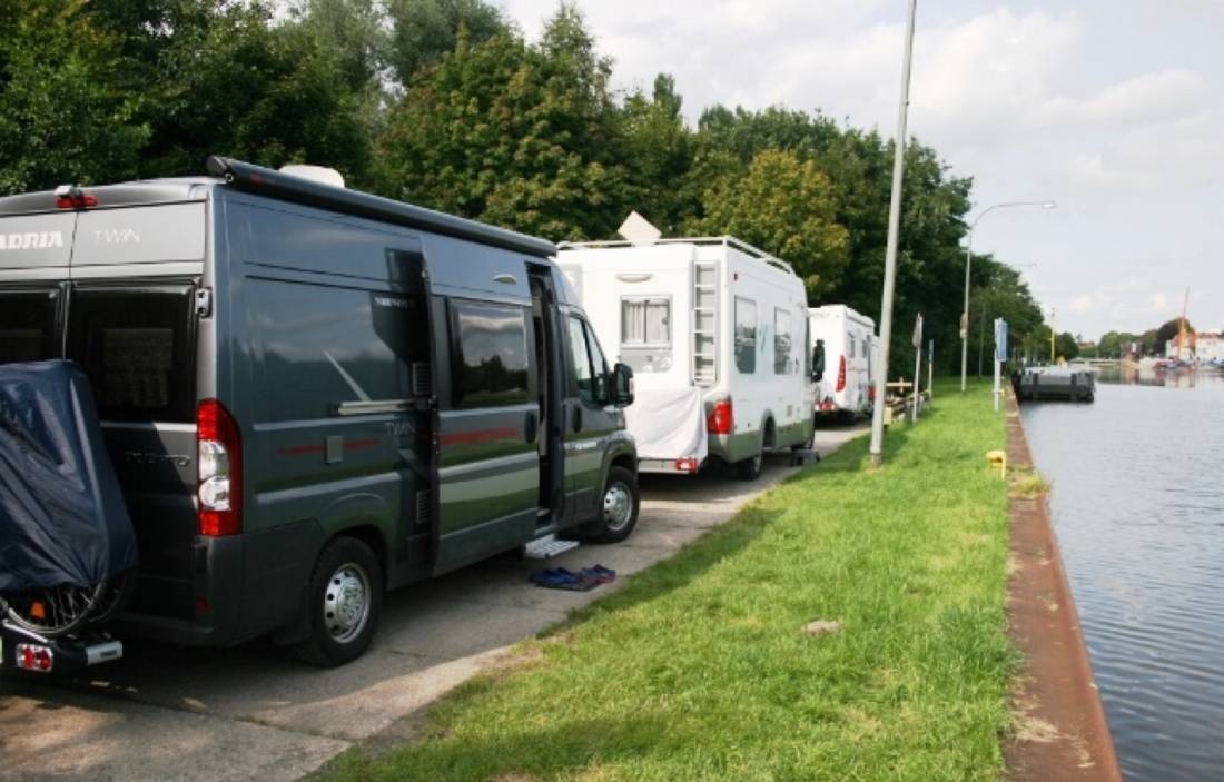Stellplatz Oldenburg — Area di sosta in Oldenburg-Gerichtsviertel