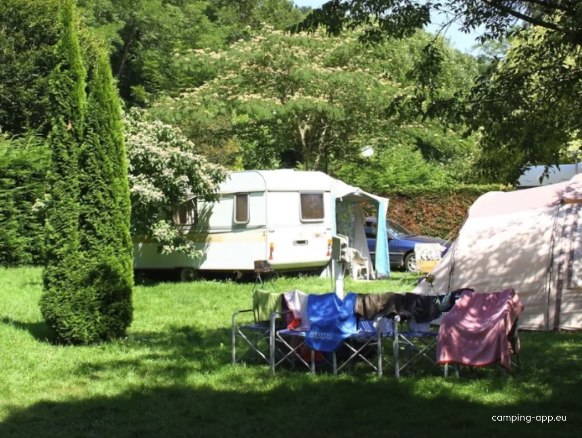 Camping L’Arize — Camping Site in La Bastide-de-Sérou 