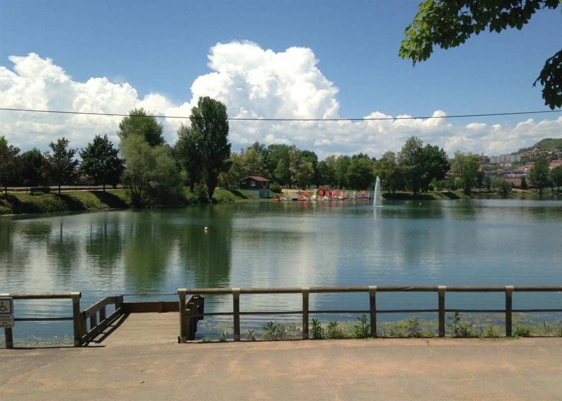 Camping Pré des Laveuses — Campingplats in Cournon-d'Auvergne / Auvergne-Rhône-Alpes