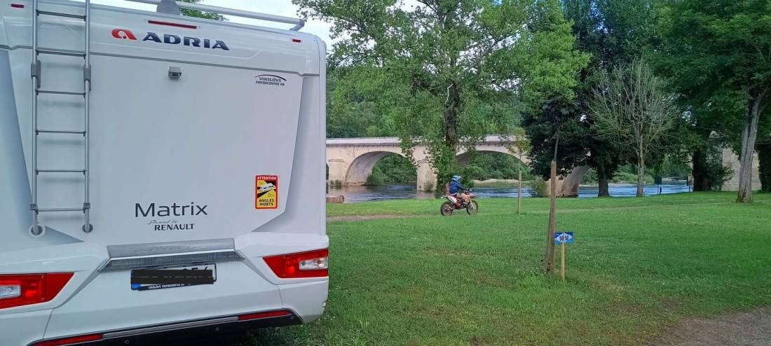 Camping du Pont de Vicq en Périgord — Campingplats in Le Buisson-de-Cadouin