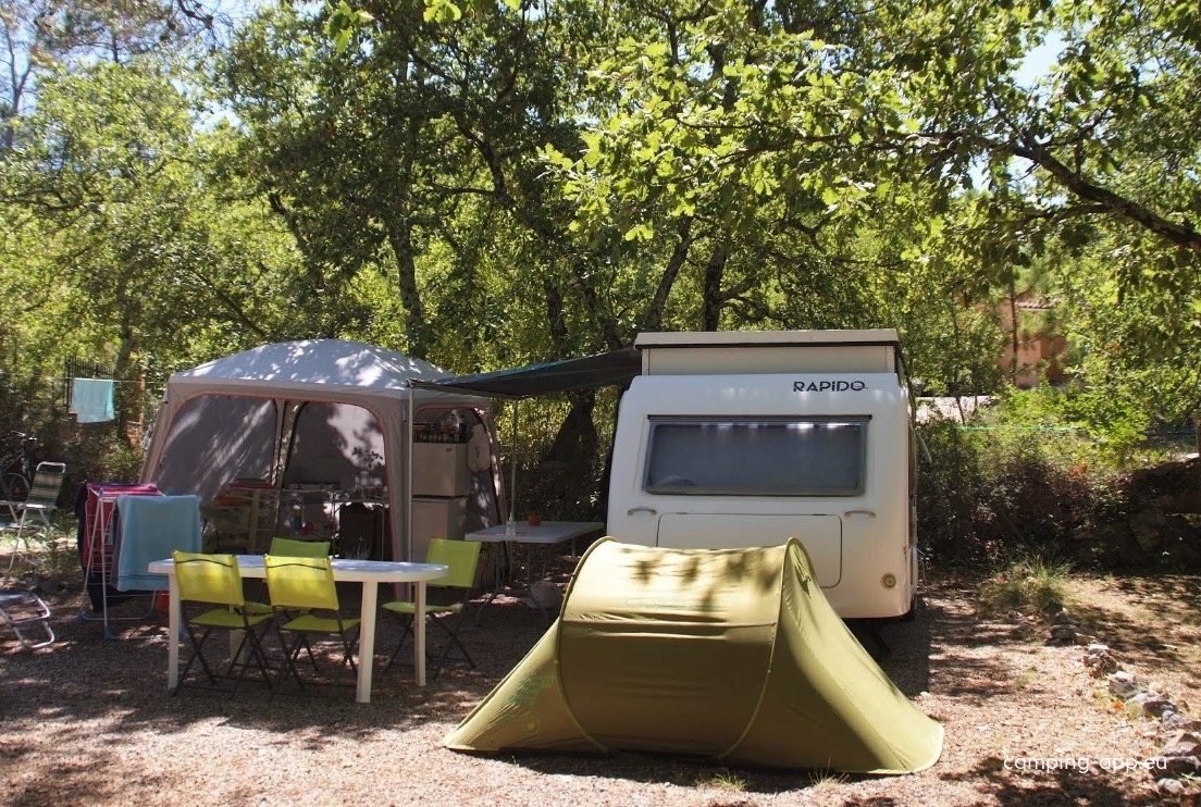 Camping Le Parc **** — Campingplass in Saint-Paul-en-Forêt 