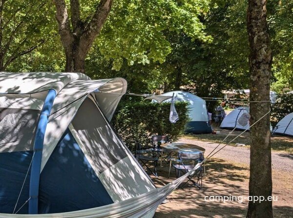 Camping Les Eaux Chaudes *** — Photo 3