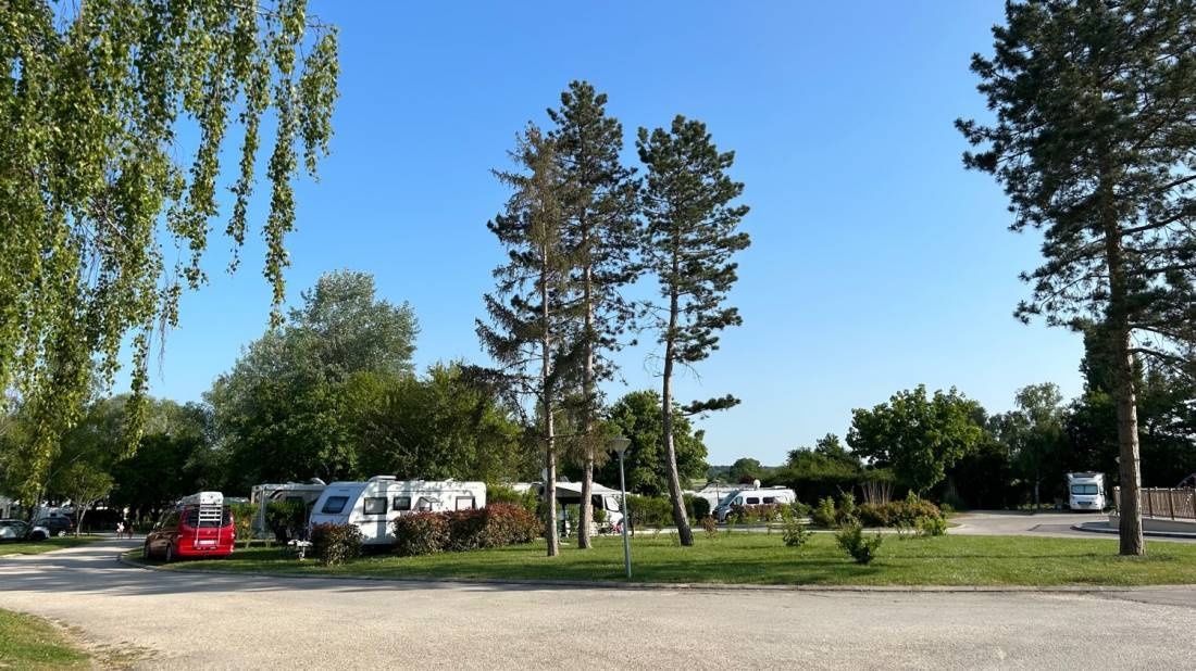 Camping Le Lac d'Orient — Cámping in Mesnil-Saint-Père