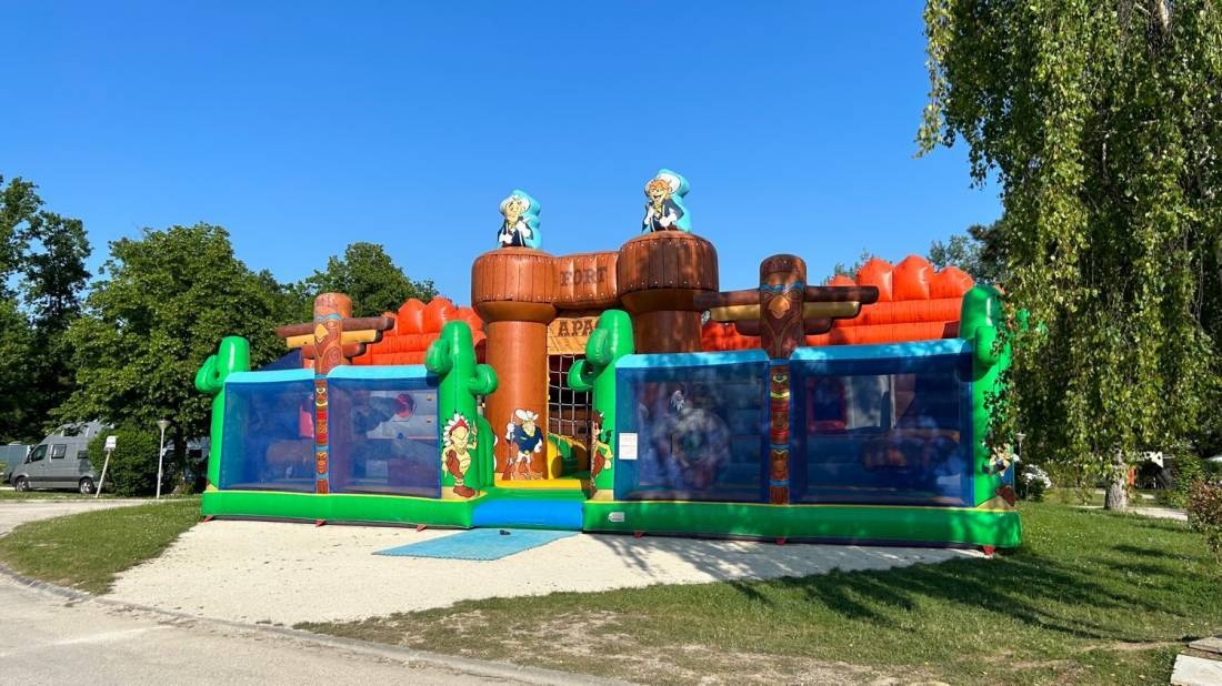 Camping Le Lac d'Orient — Kemp in Mesnil-Saint-Père