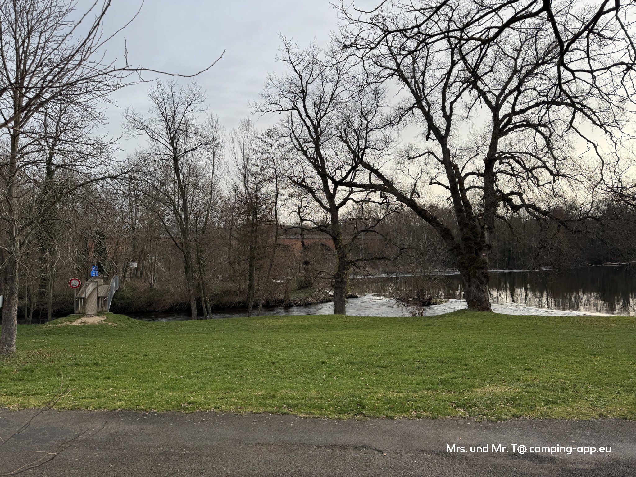 Camping in Bageasse *** - Aquadis Entertainment — Kamp yeri in Vieille-Brioude / Grand Est