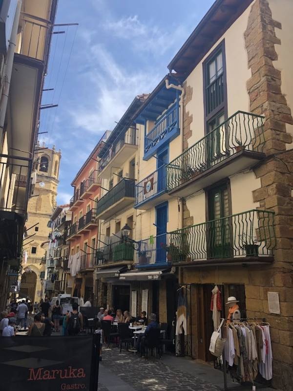 Camping LesDomes *** — Camping in Nébouzat