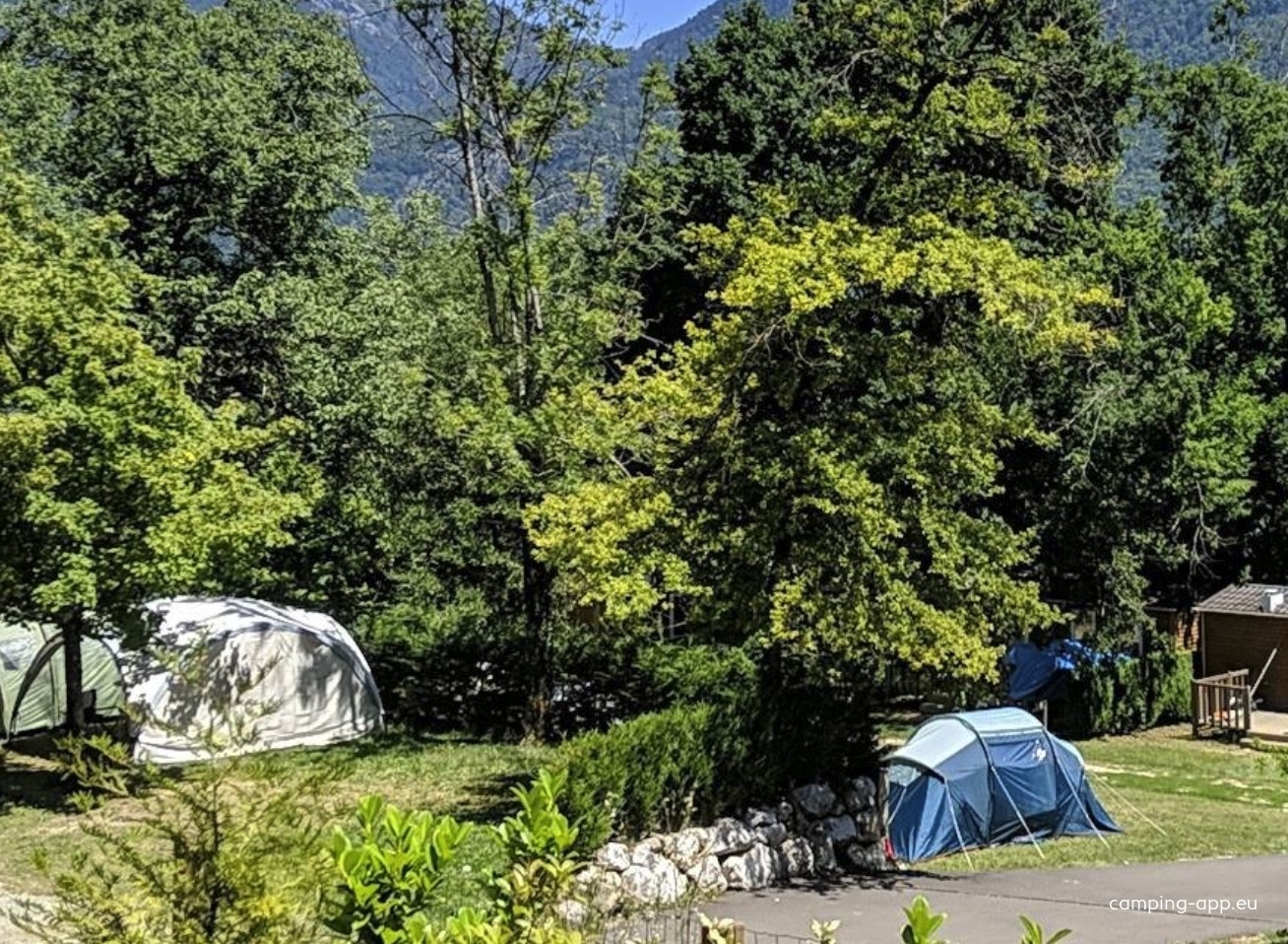 Camping Les Fontaines **** — Camping Site in Lathuile 