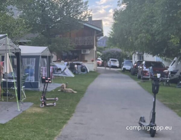 Camping Les Fontaines **** — Photo 2