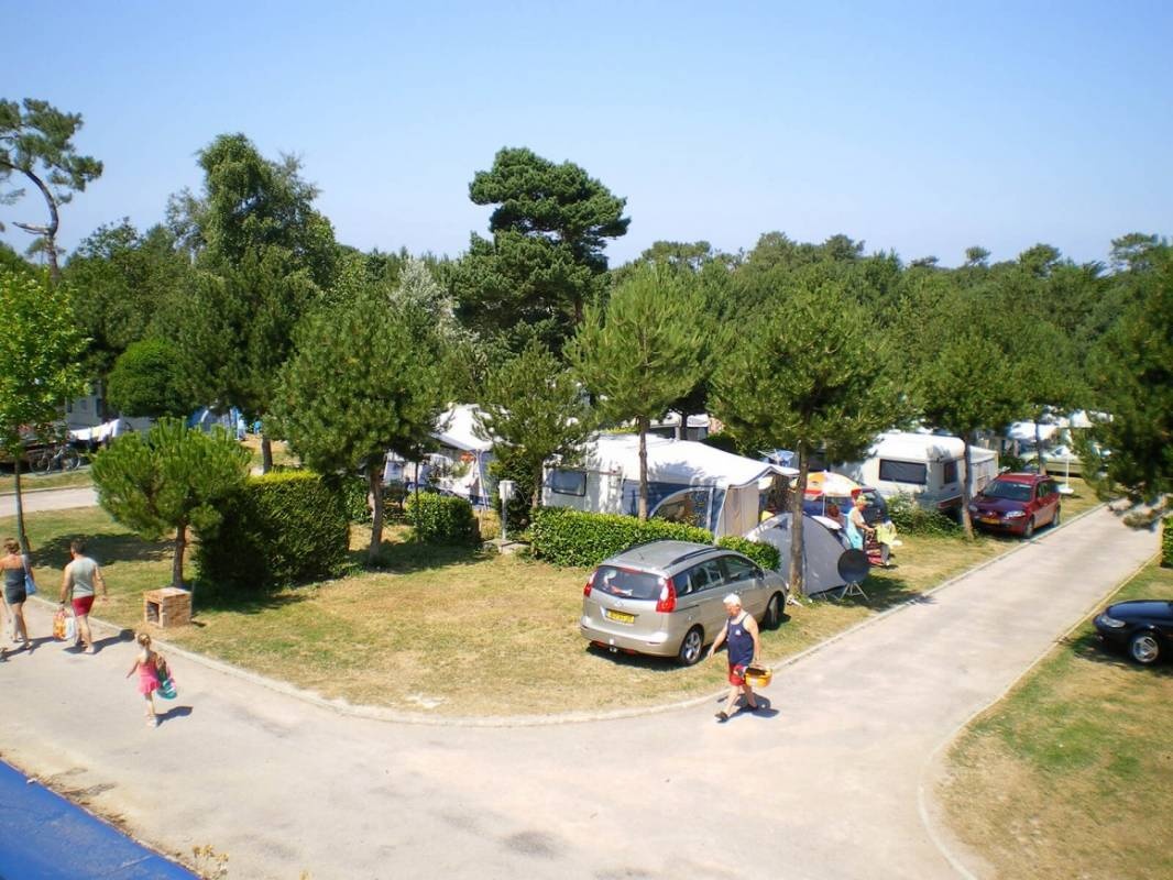 Camping Yelloh! Village Les Pins **** — Campingplats in Erquy