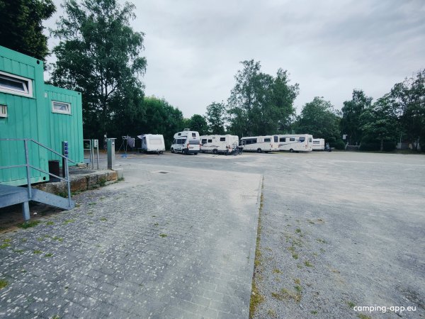 Stellplatz am Festplatz an der Tauber Röttingen — Fotoğraf 5