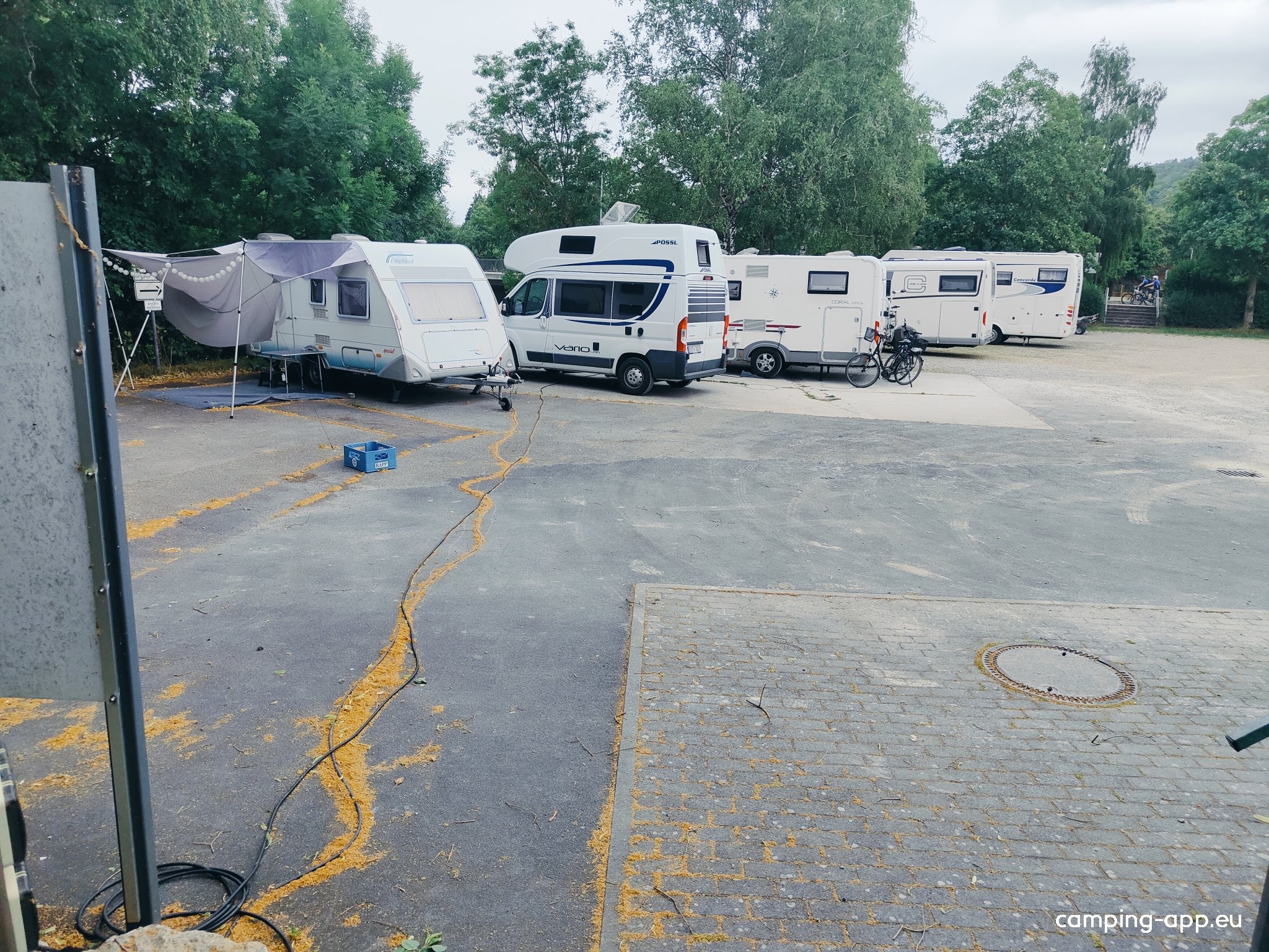 Stellplatz am Festplatz an der Tauber Röttingen — Karavan Sitesi in Röttingen