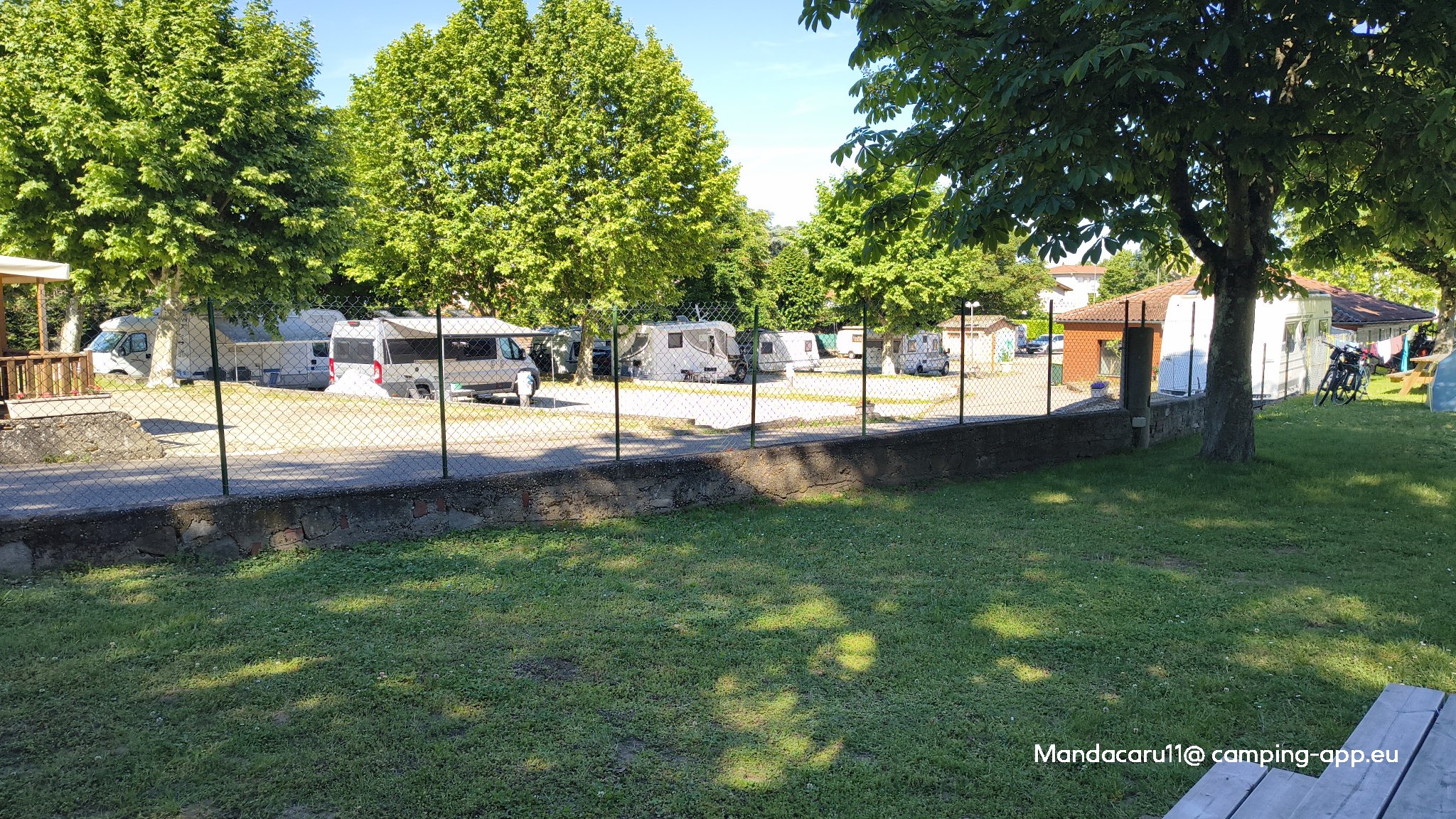 Camping des Barolles - Rivet Jean — Camping in Saint-Genis-Laval