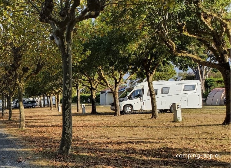 Camping Planginot — Kamp yeri in La Brée-les-Bains