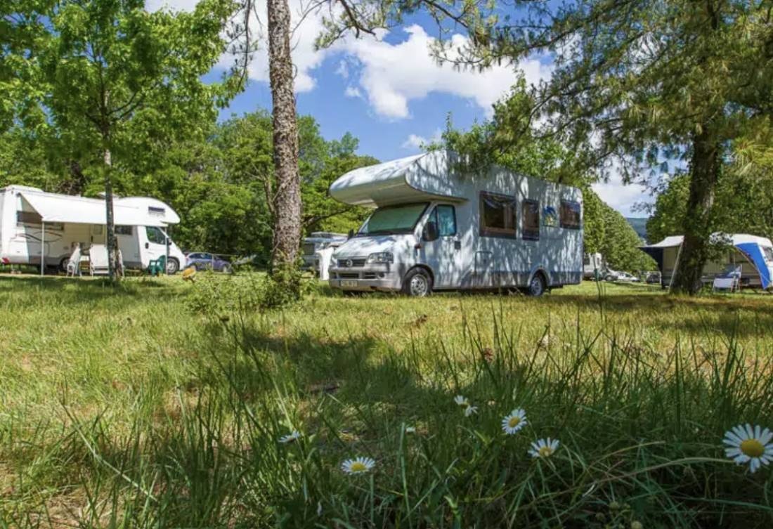 Camping Le Périgord *** — Campingplats in Saint-Astier