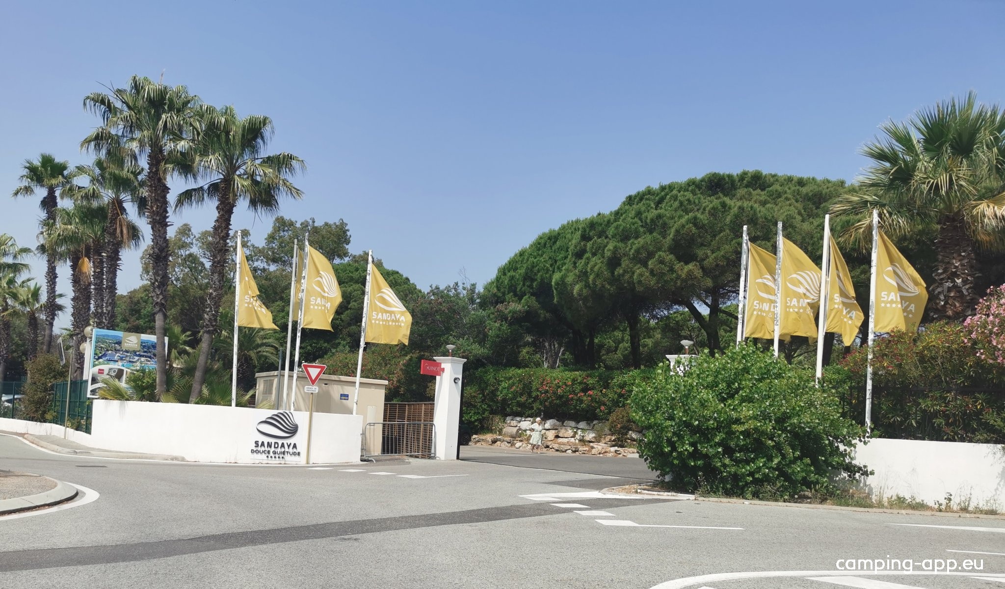 Camping Douce Quiétude ***** — Camping in Saint-Raphaël