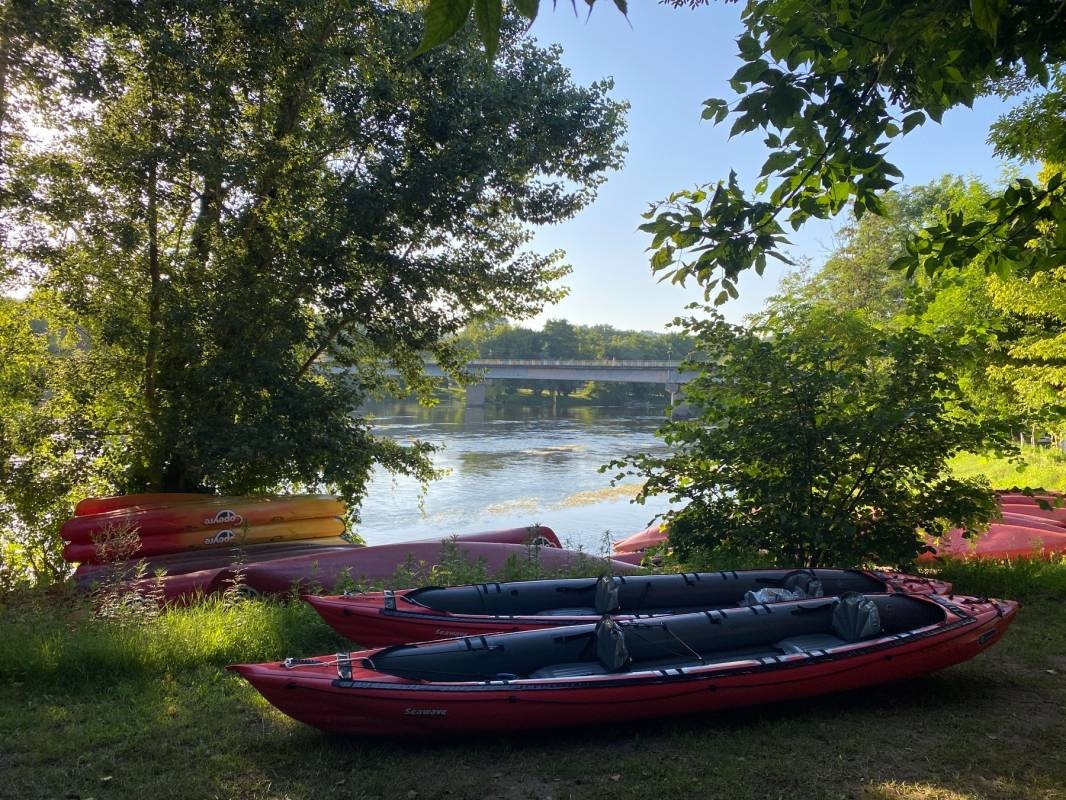 Camping La Plage *** — Campingplats in Meyronne / Pays de la Loire