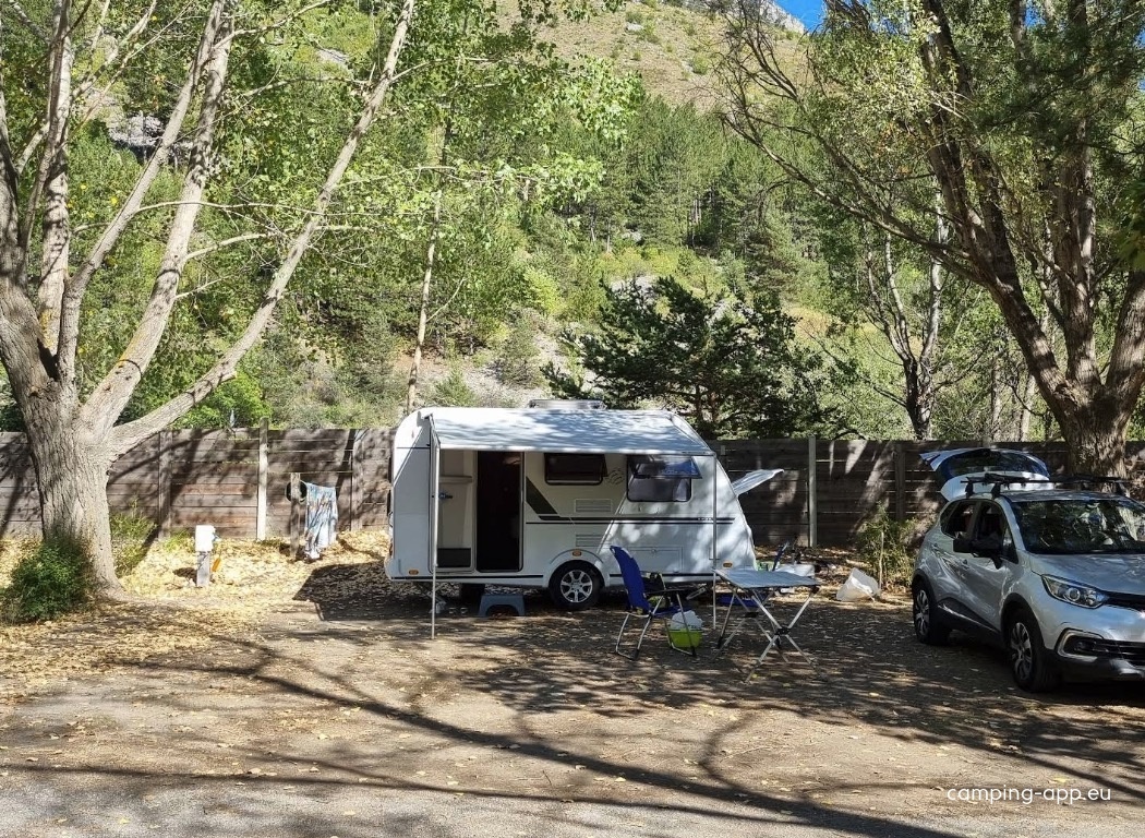 Camping Les Ecrins *** — Camping in L'Argentière-la-Bessée