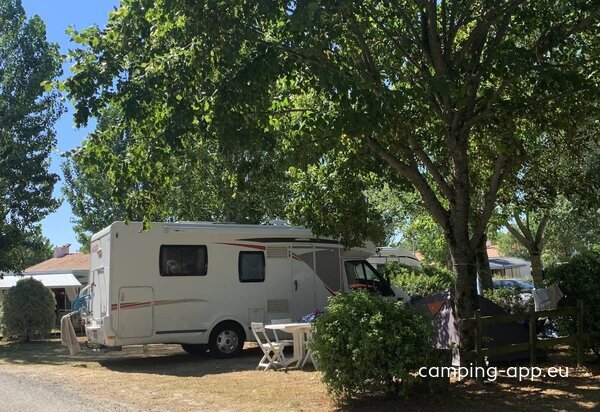 Camping Les Ecureuils - Chadotel ****