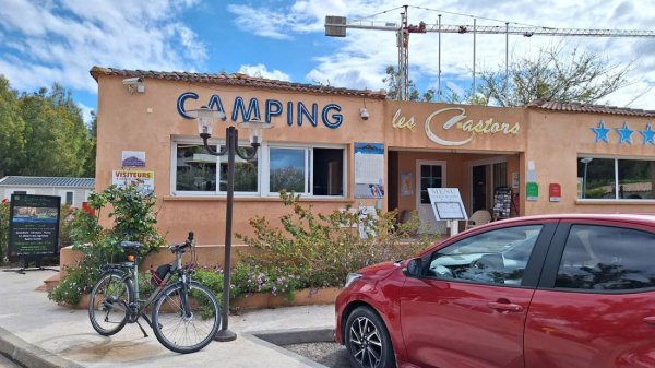 Camping & Résidence Les Castors — Photo 2
