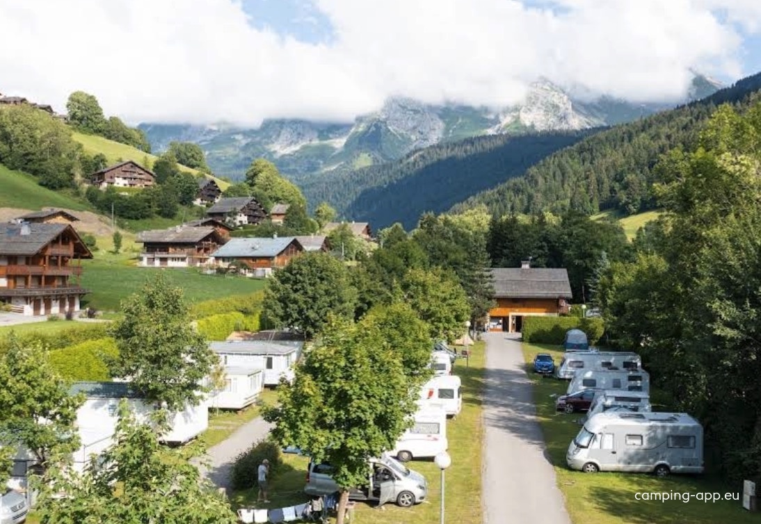 Camping Le Clos du Pin *** — Kamp yeri in Le Grand-Bornand