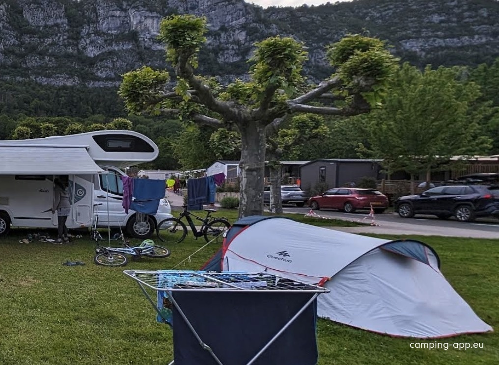 Camping L'Idéal **** — Kemping in Lathuile