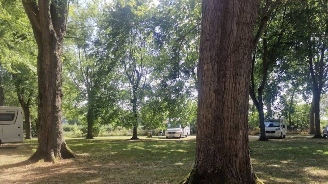 Camping d'Autun — Місце для кемпінгу in Autun