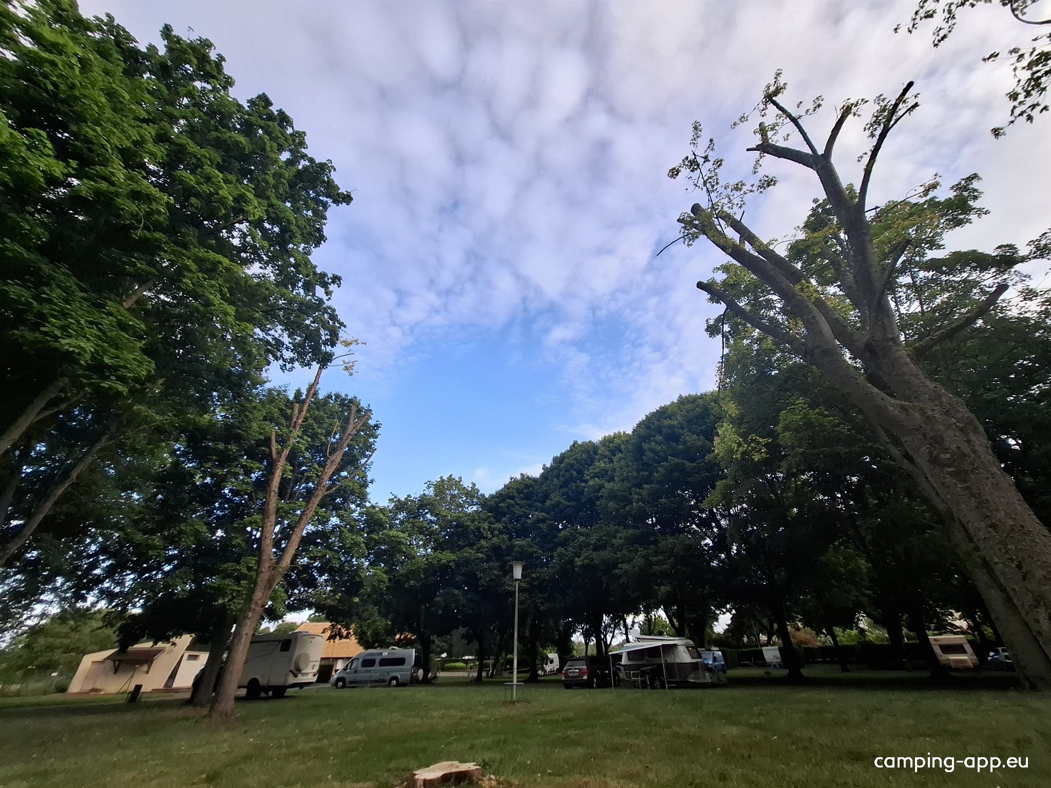 Camping d'Autun — Cámping in Autun