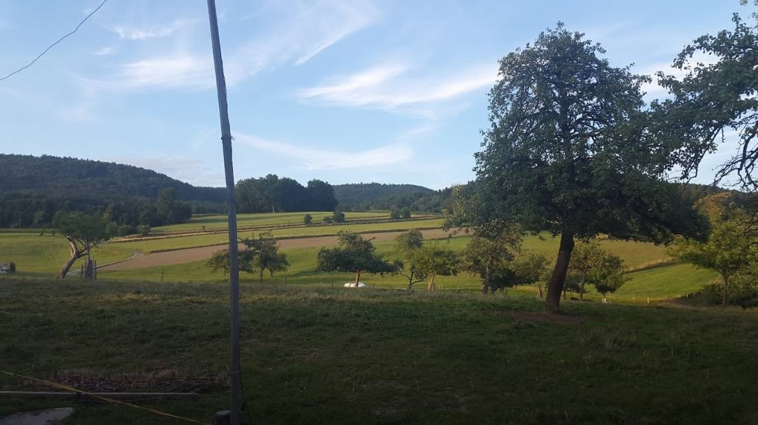 Stellplatz am Ferienbauernhof Sieglinde — Camperplads in Hunding