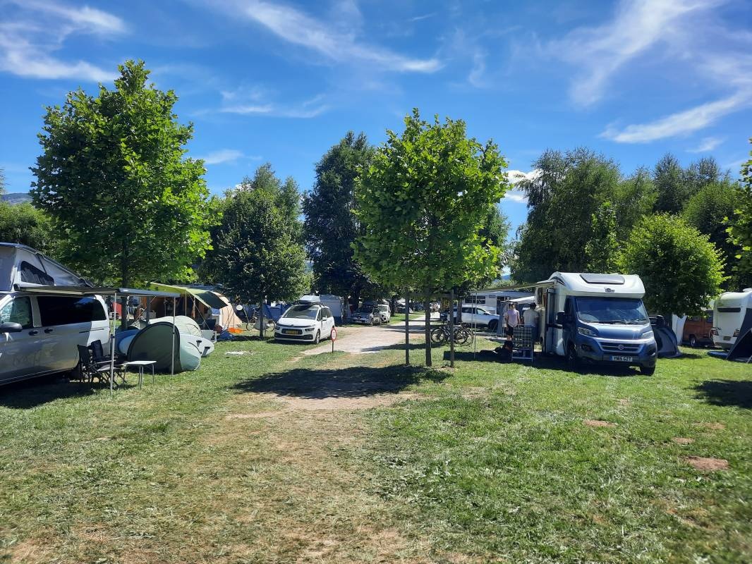 Camping Le Solitaire du Lac *** — Camping Site in Saint-Jorioz 