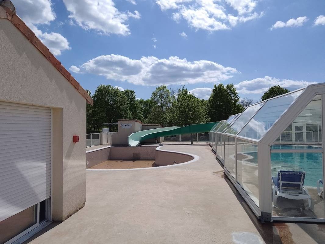 Camping Le Futuriste **** — Kemp in Saint-Georges-lès-Baillargeaux