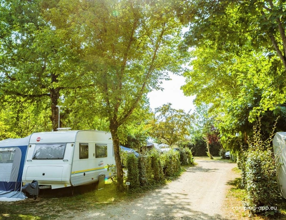 Camping Les Pommiers d'Aiguelèze **** — Kemping in Rivières 