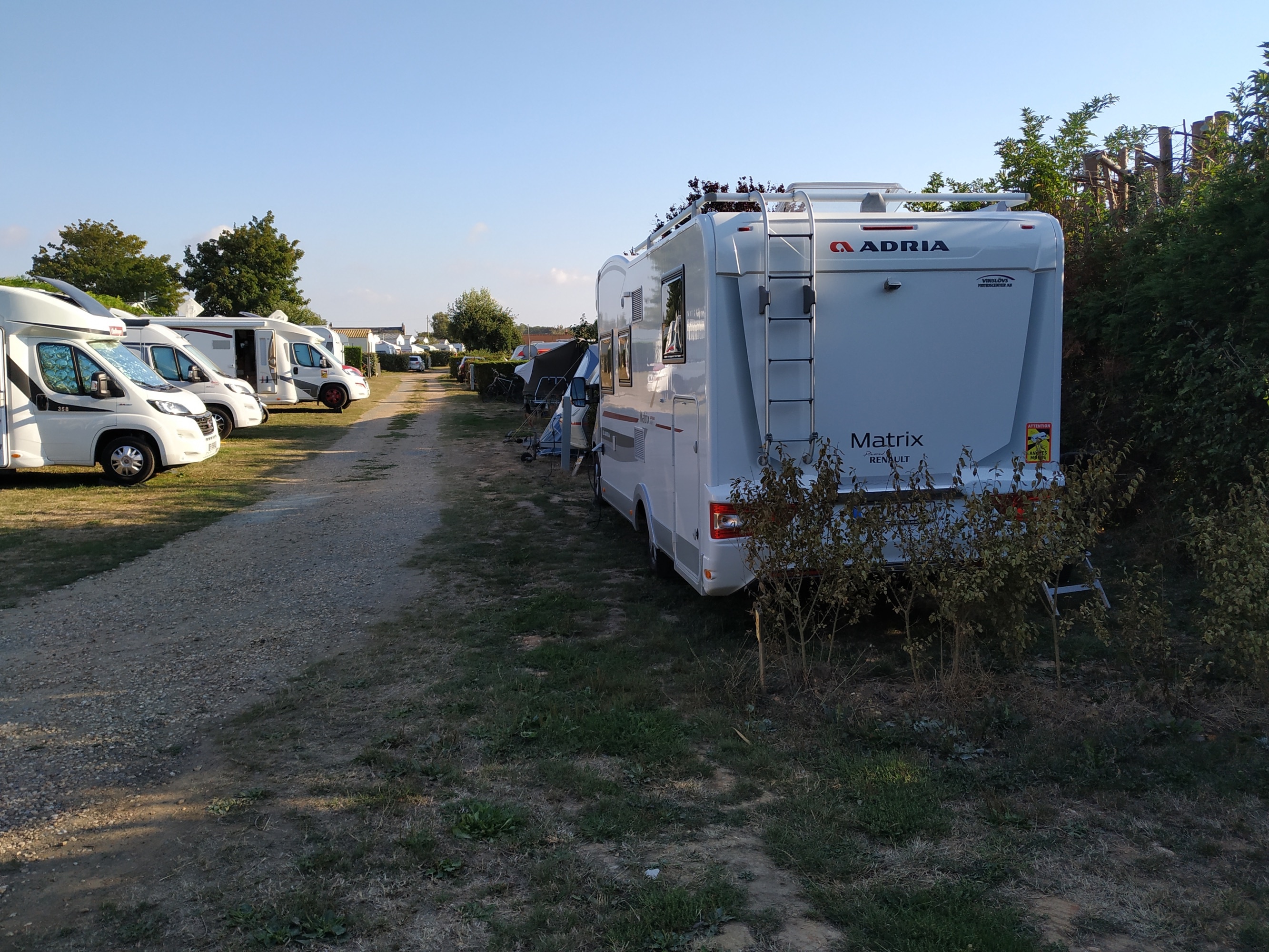 Camping Les Pommiers — Sítio de acampamento in Saint-Léonard / Normandie