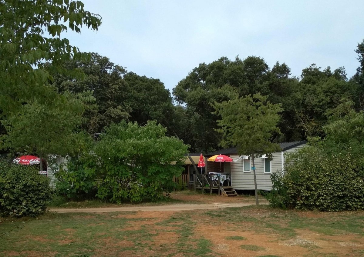 Flower Camping Gajan — Kemping in Boisseron