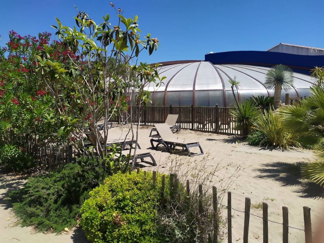 Yelloh Village Les Petits Camarguais Quartier Premium — Campingplads in Le Grau-du-Roi