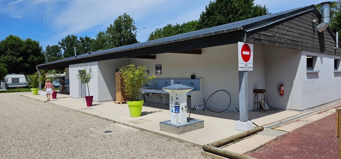 Camping La Source *** — Camping in Hautot-sur-Mer / Nouvelle-Aquitaine